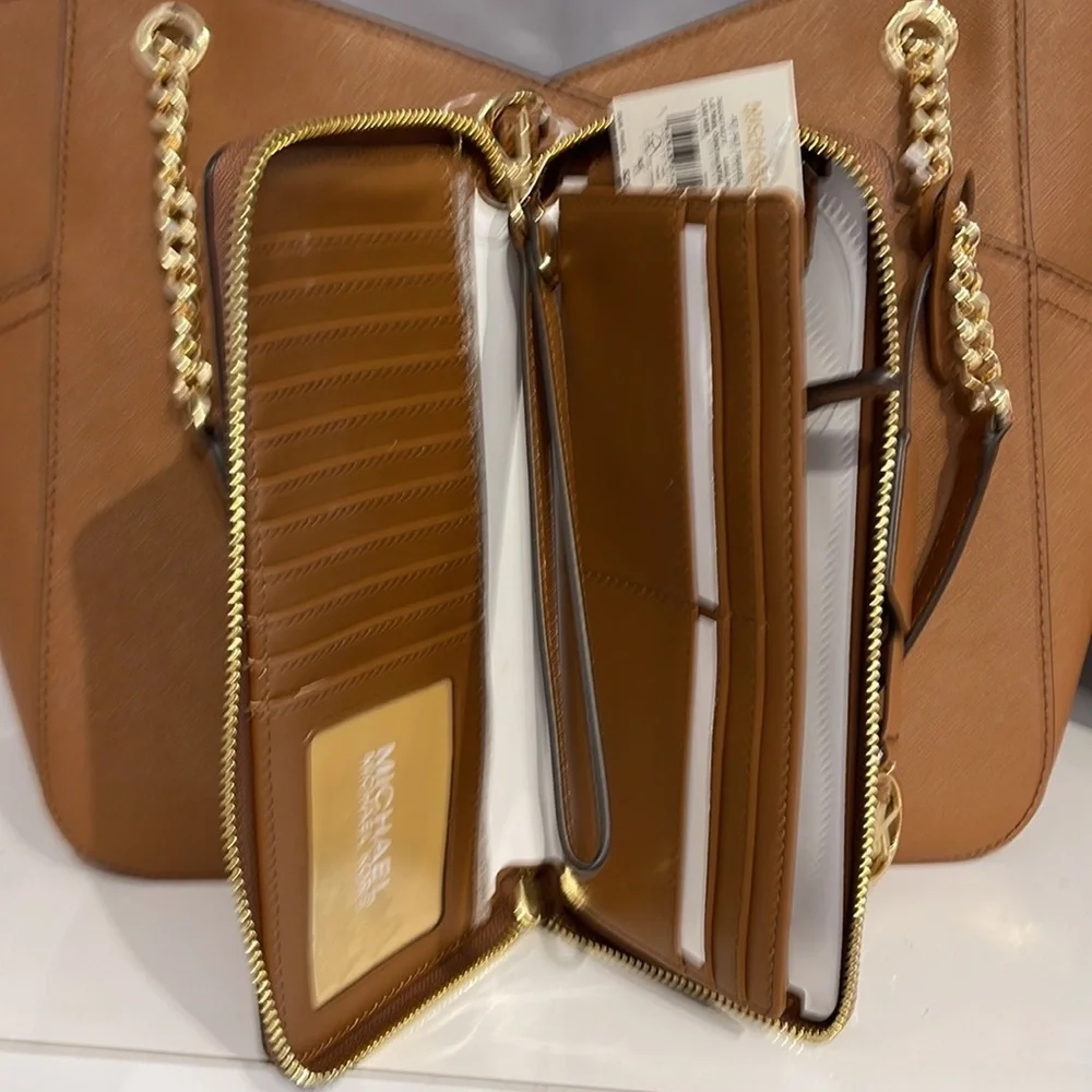 MICHAEL KORS LARGE TRAVEL CONTINENTAL WRISTLET WALLET PHONEHOLDER Luggage Multi